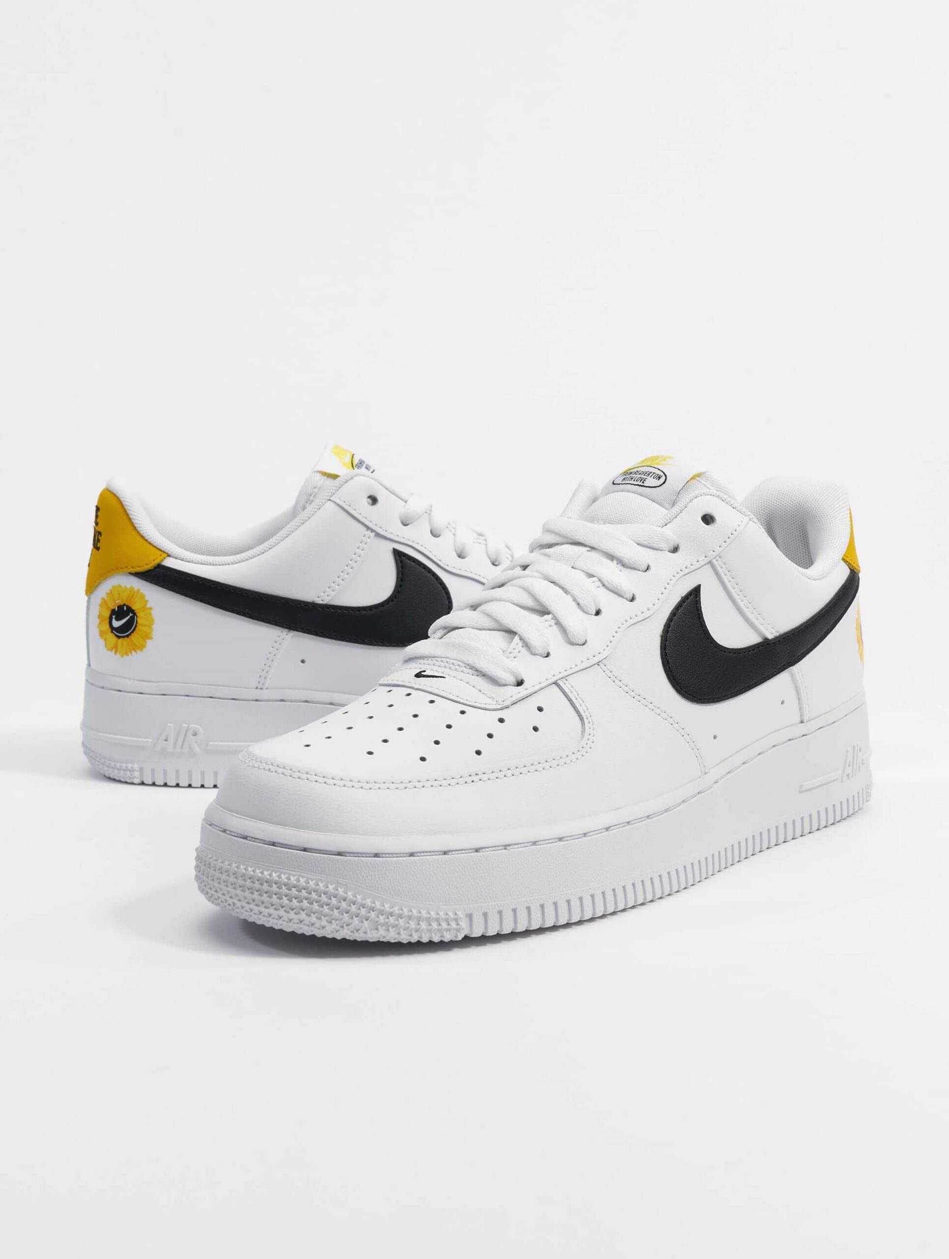 Nike Air Force 1 07 LV8 2 Sneakers Unisex op kleur wit, Maat 45