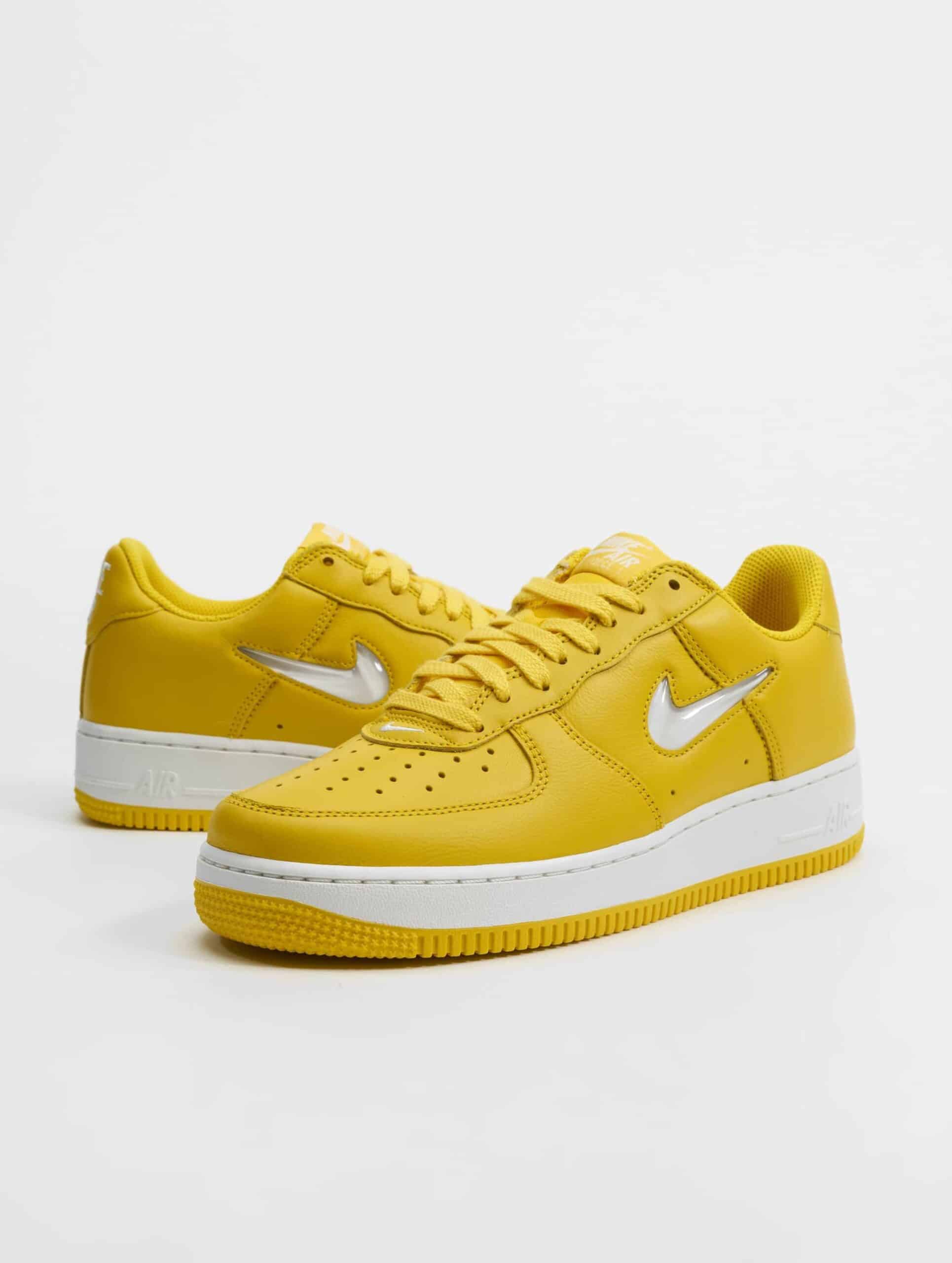 Nike Air Force 1 Colour Of The Month Sneakers Unisex op kleur geel, Maat 40.5