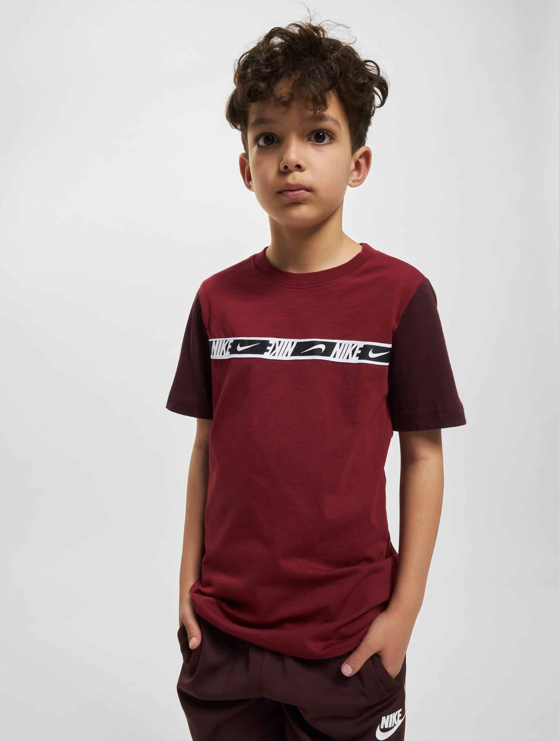Nike NSW Repeat T-Shirt Kinder,Unisex op kleur rood, Maat S