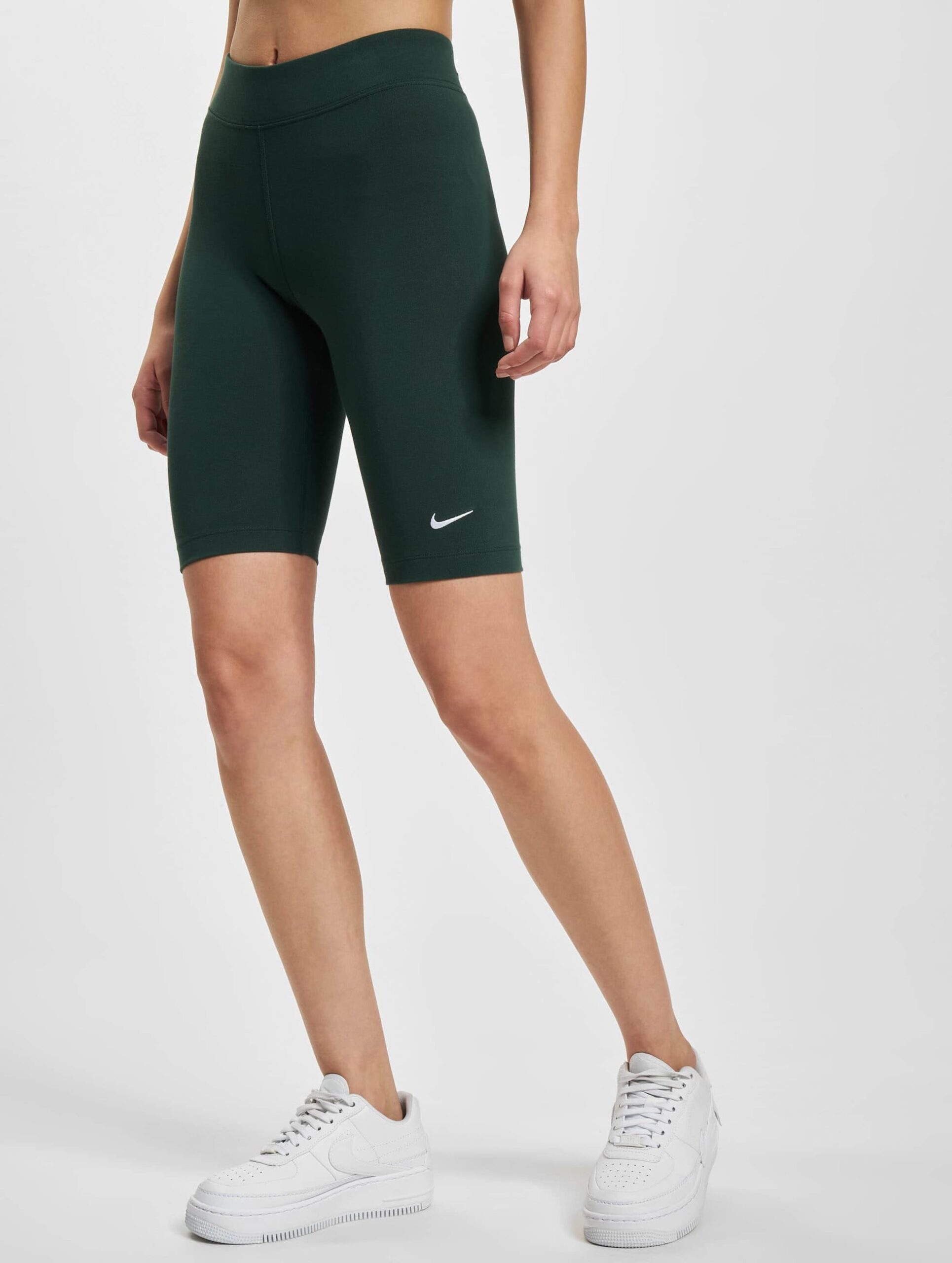 Nike Sportswear Essential Shorts Pro Vrouwen op kleur groen, Maat XS