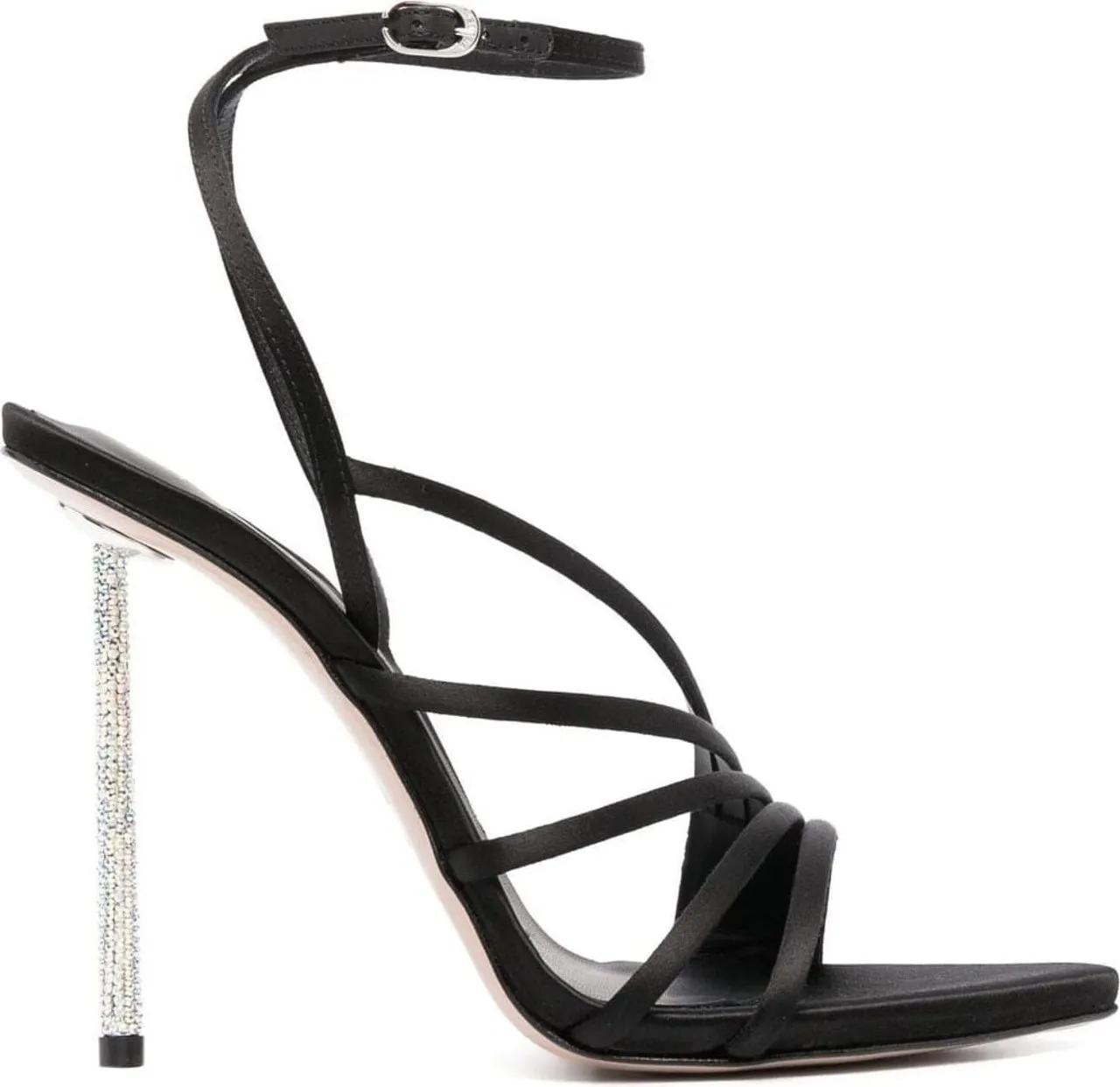 Le Silla Slippers & Mules - Sandals Black in zwart