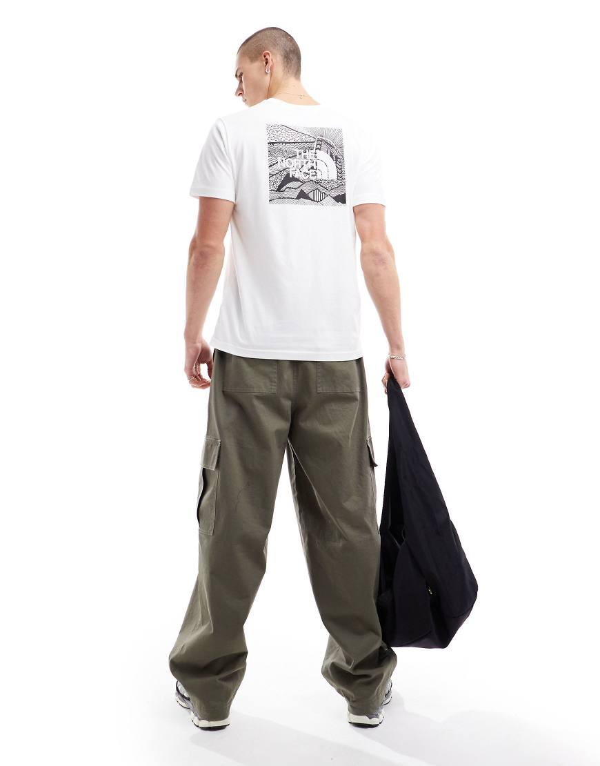 The North Face - Redbox Celebration - T-Shirt in Weiß mit Rückenprint