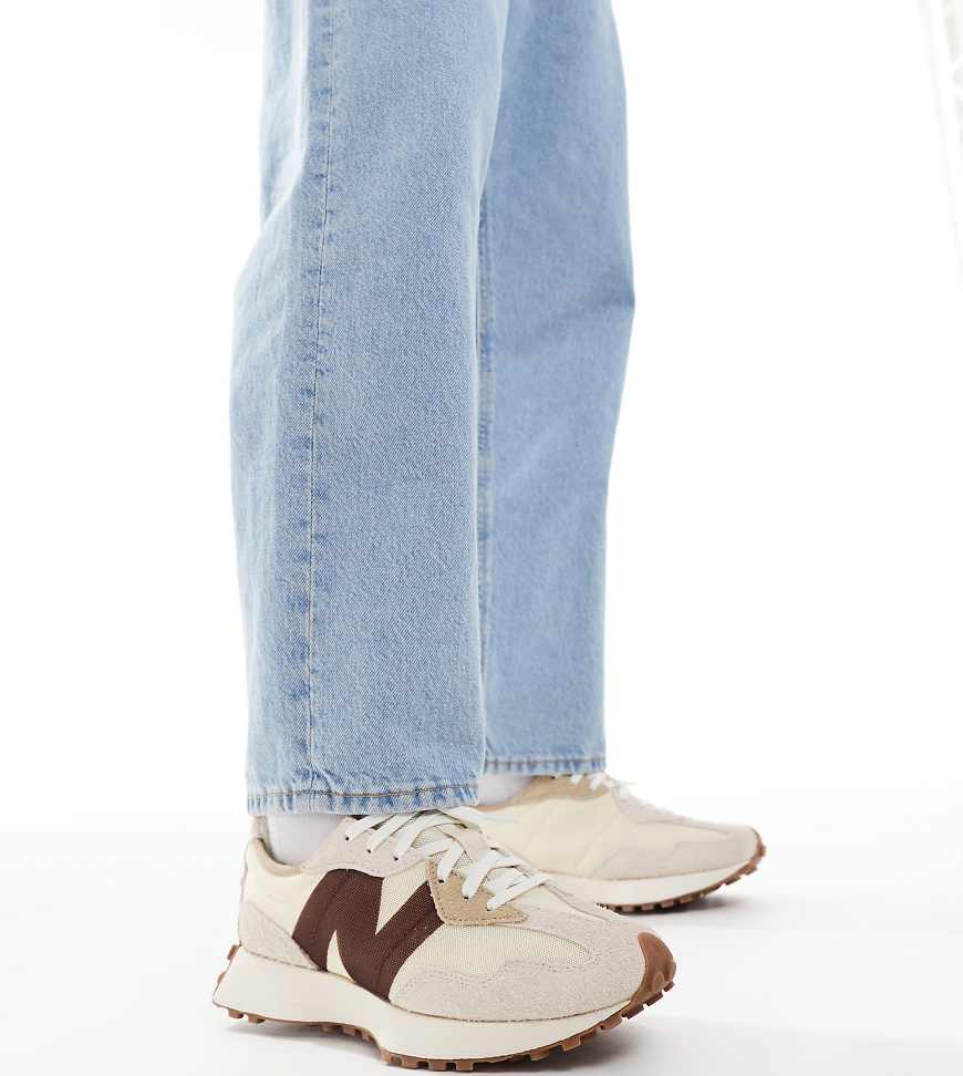 New Balance - 327 - Sneaker in gebrochenem Weiß und Braun, exklusiv bei ASOS