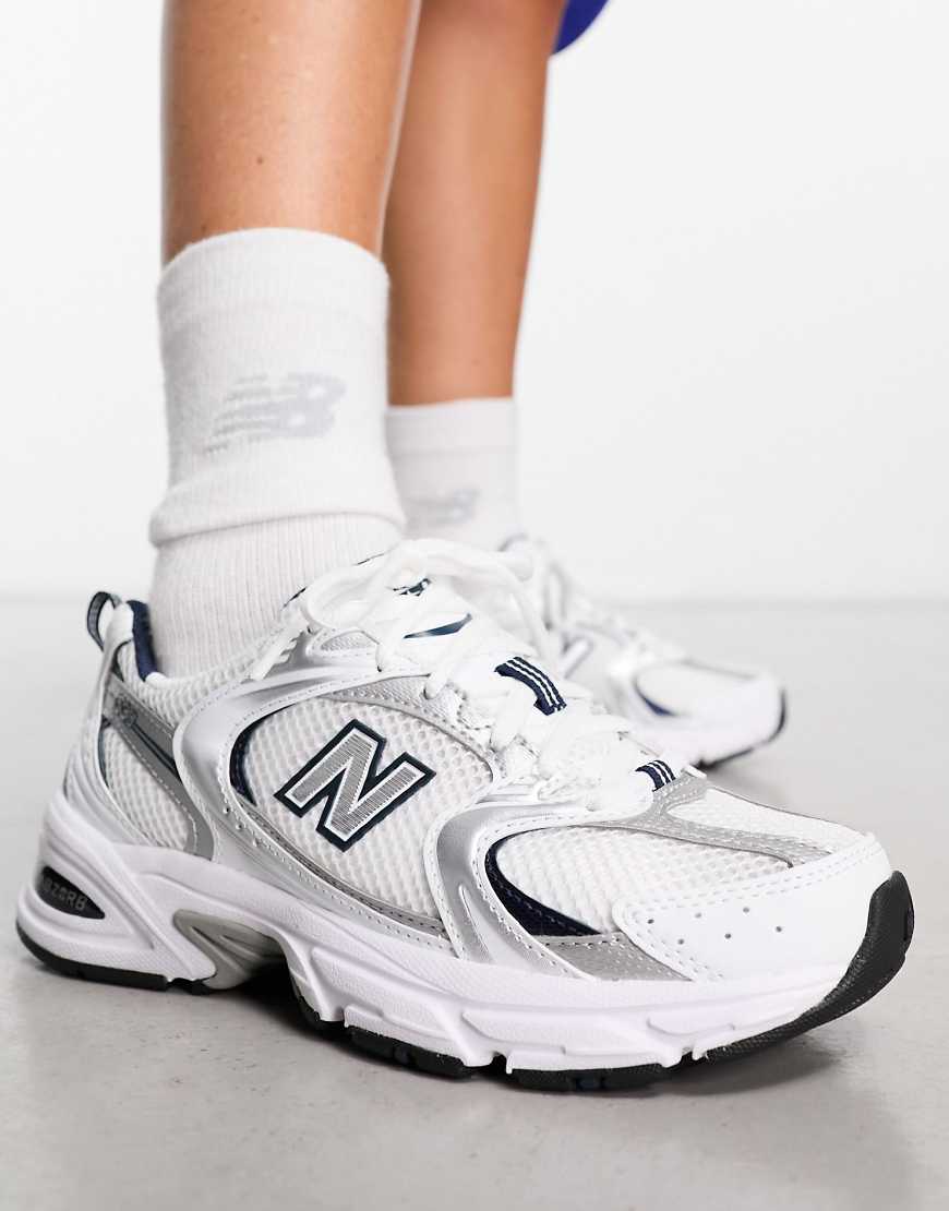 New Balance - 530 - Sneaker in Weiß und Grau