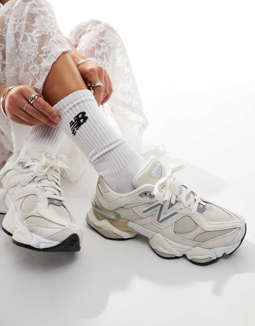 New Balance - 9060 - Sneakers in Beige und Silber-Weiß
