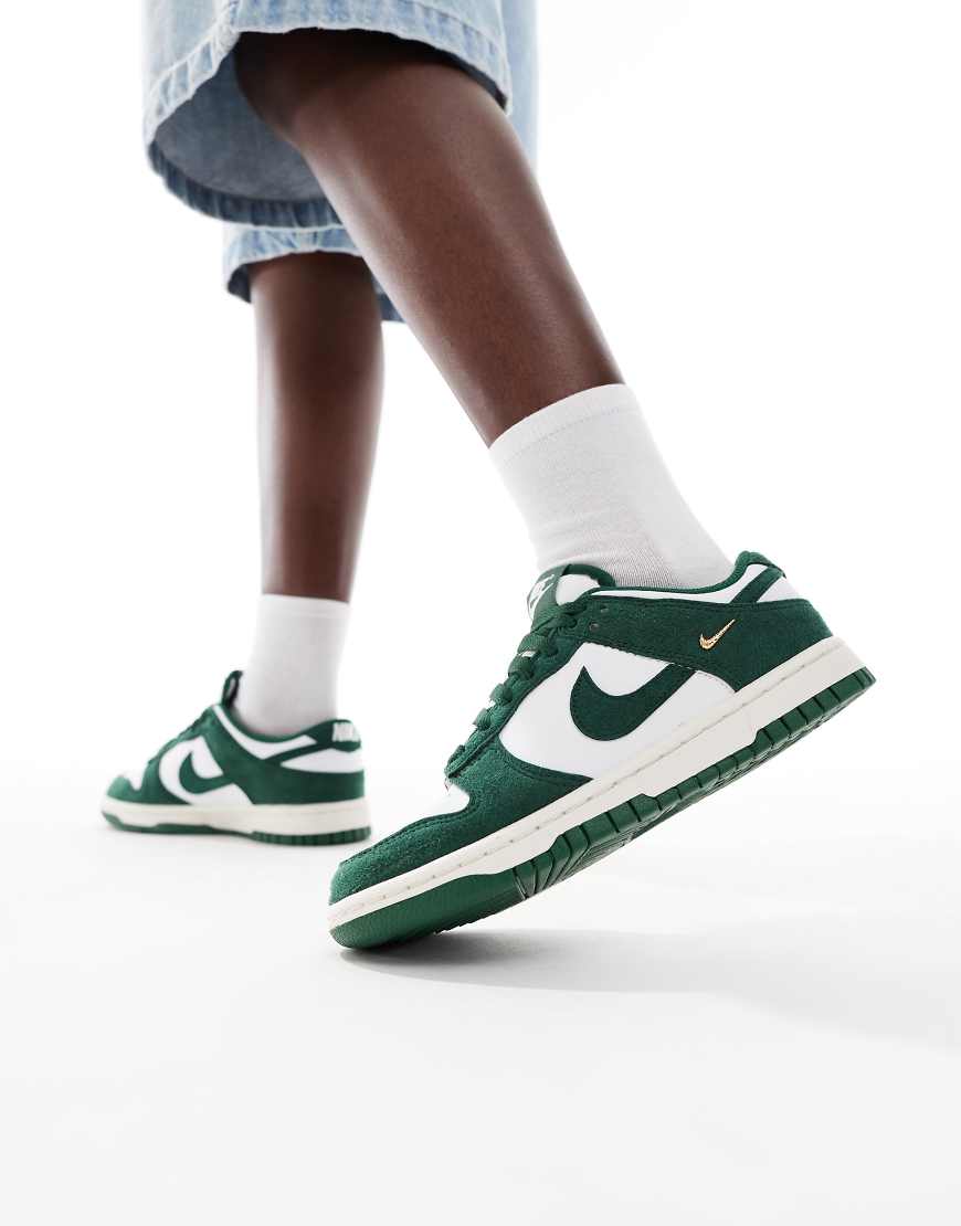 Nike - Dunk Low - Sneaker in Weiß und Grün