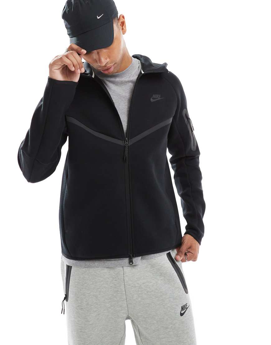Nike - Tech - Fleece-Kapuzenjacke in Schwarz mit Reißverschluss