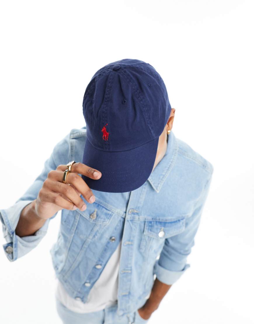 Polo Ralph Lauren - Baseballkappe in gewaschenem Marineblau mit rotem Polospieler-Logo
