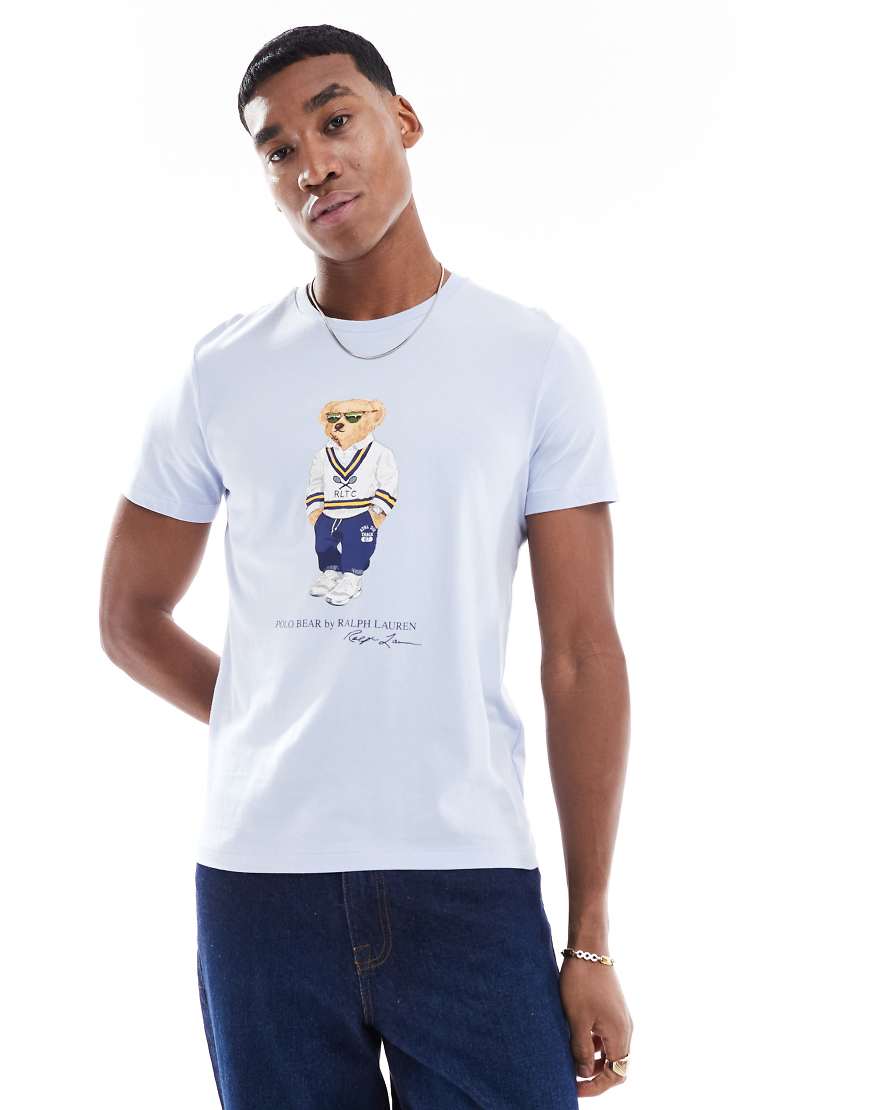 Polo Ralph Lauren - Heritage - T-Shirt mit markentypischer Passform in Hellblau mit Bärenprint