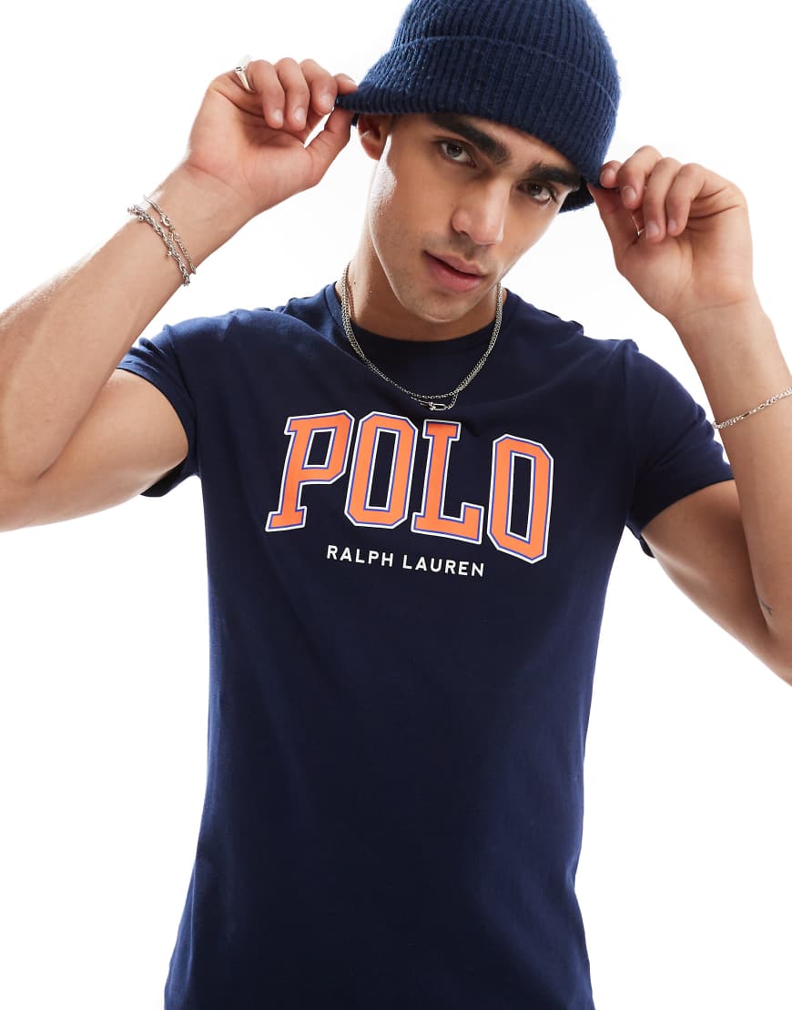Polo Ralph Lauren - T-Shirt in Cruise-Marineblau mit Chenille-Logoapplikation