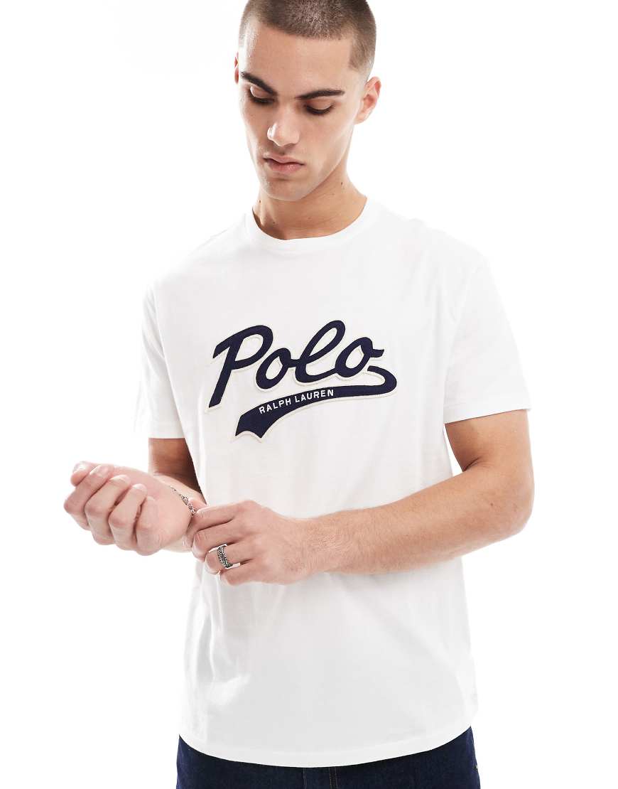 Polo Ralph Lauren - T-Shirt in Weiß mit Frottee-Logo im College-Design