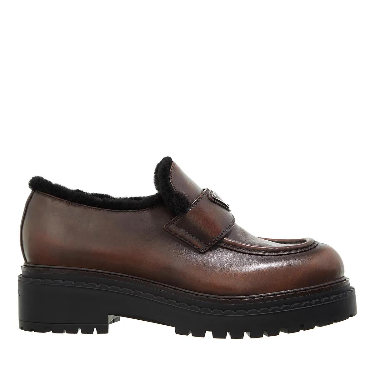 Prada Loafers - Logo Loafers in bruin