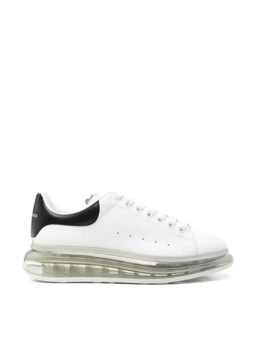 Alexander McQueen Low-Top Sneakers - Larry Oversize Clear Sole Sneakers in grijs