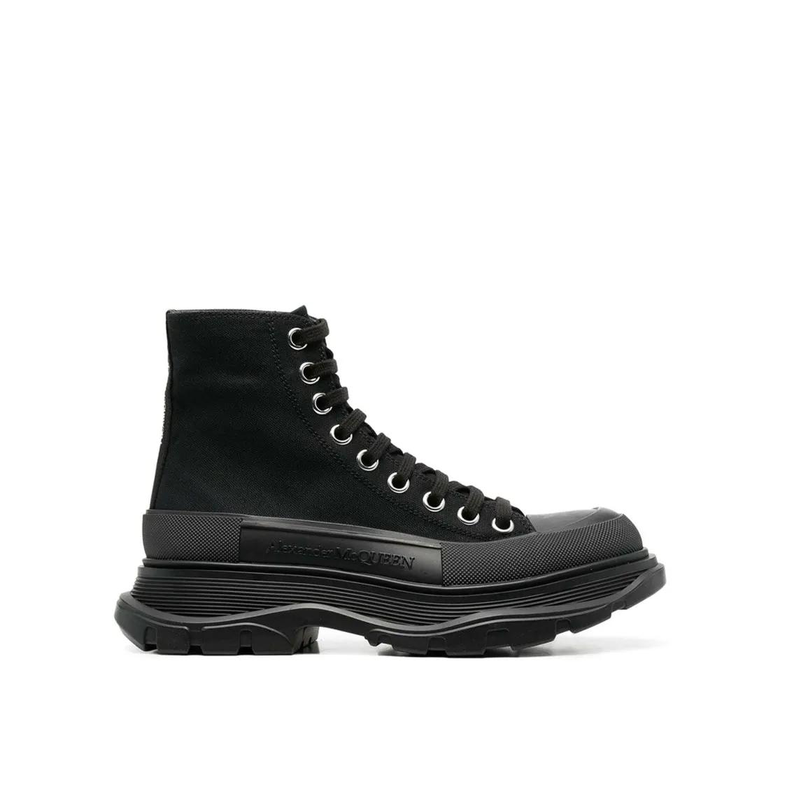 Alexander McQueen Low-Top Sneakers - Tread Slick High-Top Sneakers in zwart