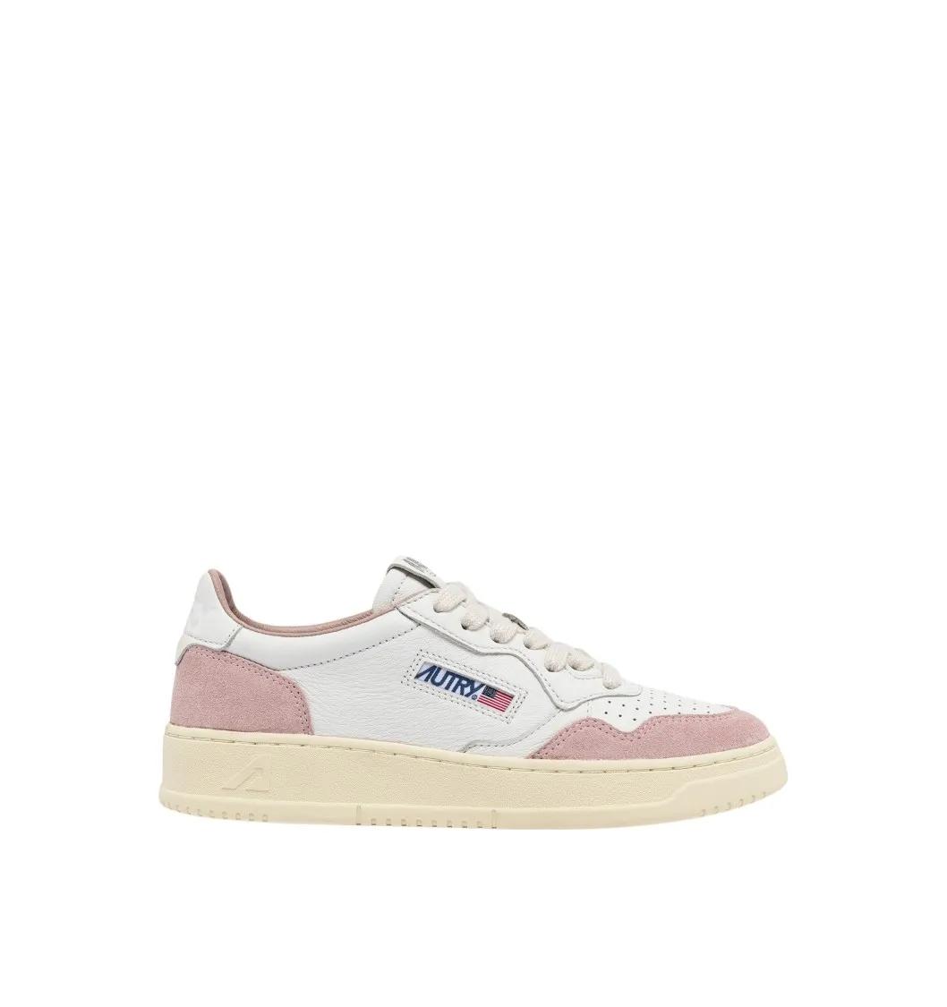 Autry Low-Top Sneakers - Medalist Low Goat Suede Wht Powder Sneakers in wit