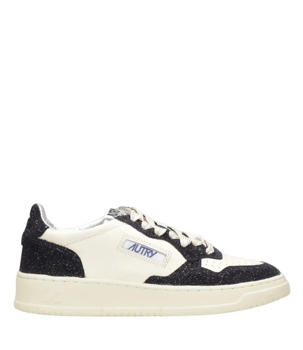 Autry Low-Top Sneakers - Medalist Low Lea Stars Marsh Blue Sneakers in beige