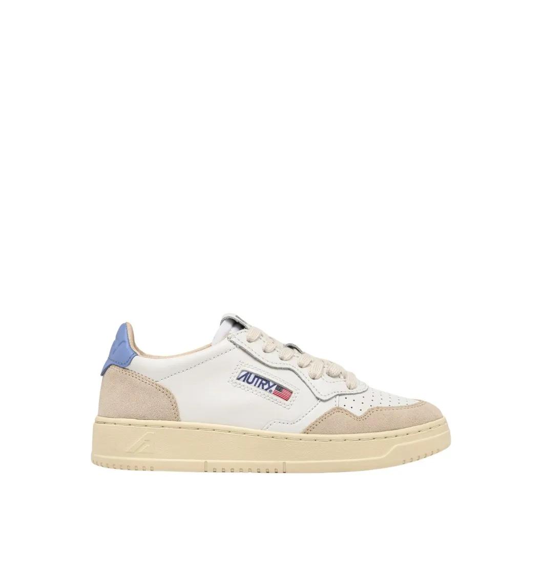 Autry Low-Top Sneakers - Medalist Low Leat Suede Wht Drblue Sneakers in wit