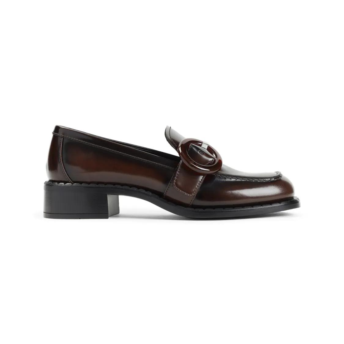 - Calf Leather Loafers With Circular Buckle Detail in zwart