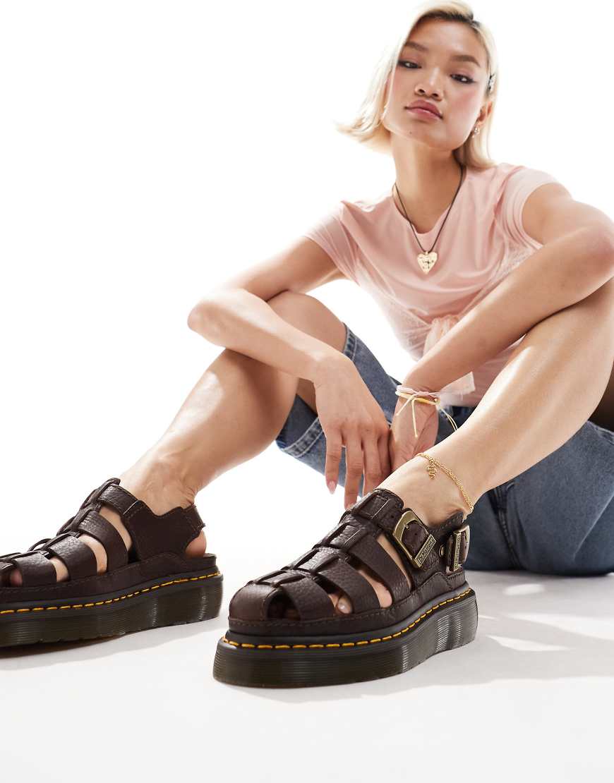 Dr. Martens - Wrenlie Quad - Sandalen in Braun mit Gitterdesign