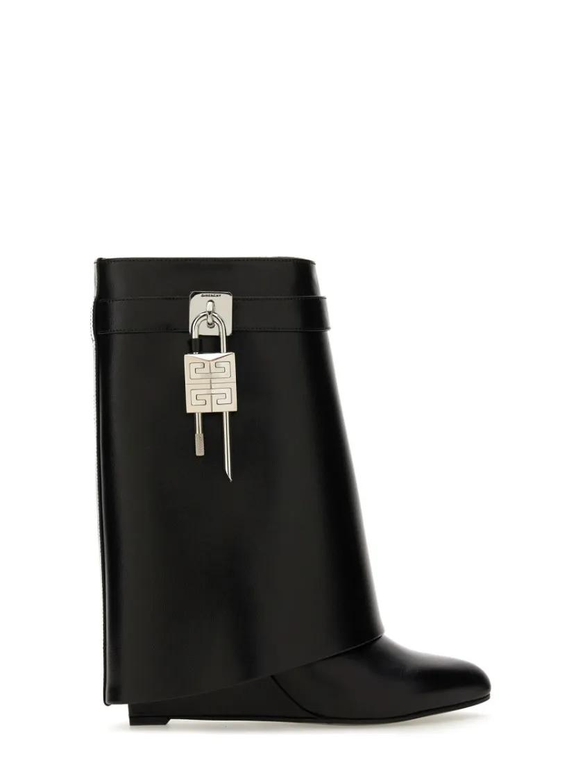 Givenchy Boots - "Shark Lock" Stivaletto Boots in zwart