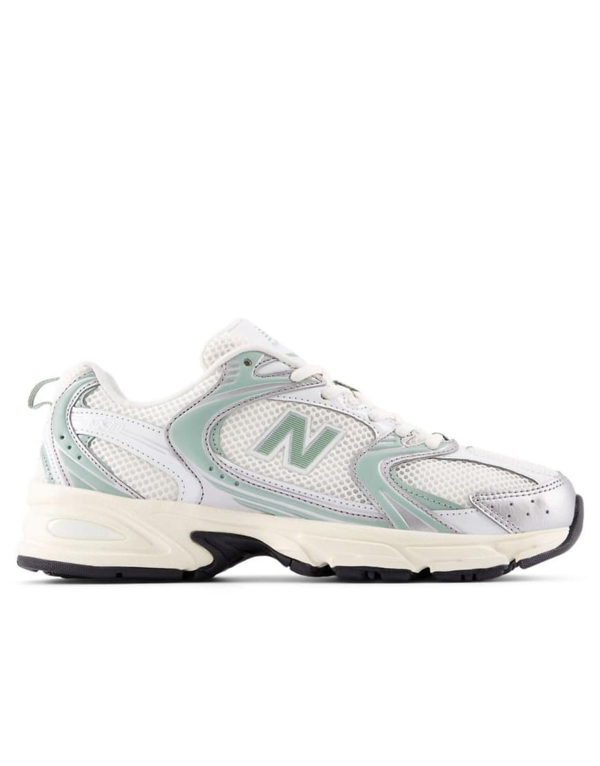 New Balance - 530 - Sneaker in Metallic-Silber-Grau