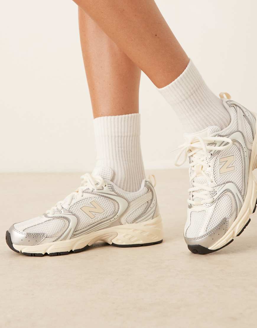 New Balance - 530 - Unisex - Sneaker in Silbermetallic