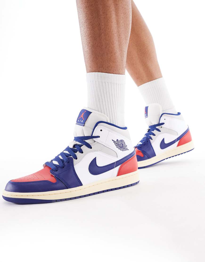 Nike - Air Jordan 1 Mid - Sneaker in Weiß, Rot und Blau