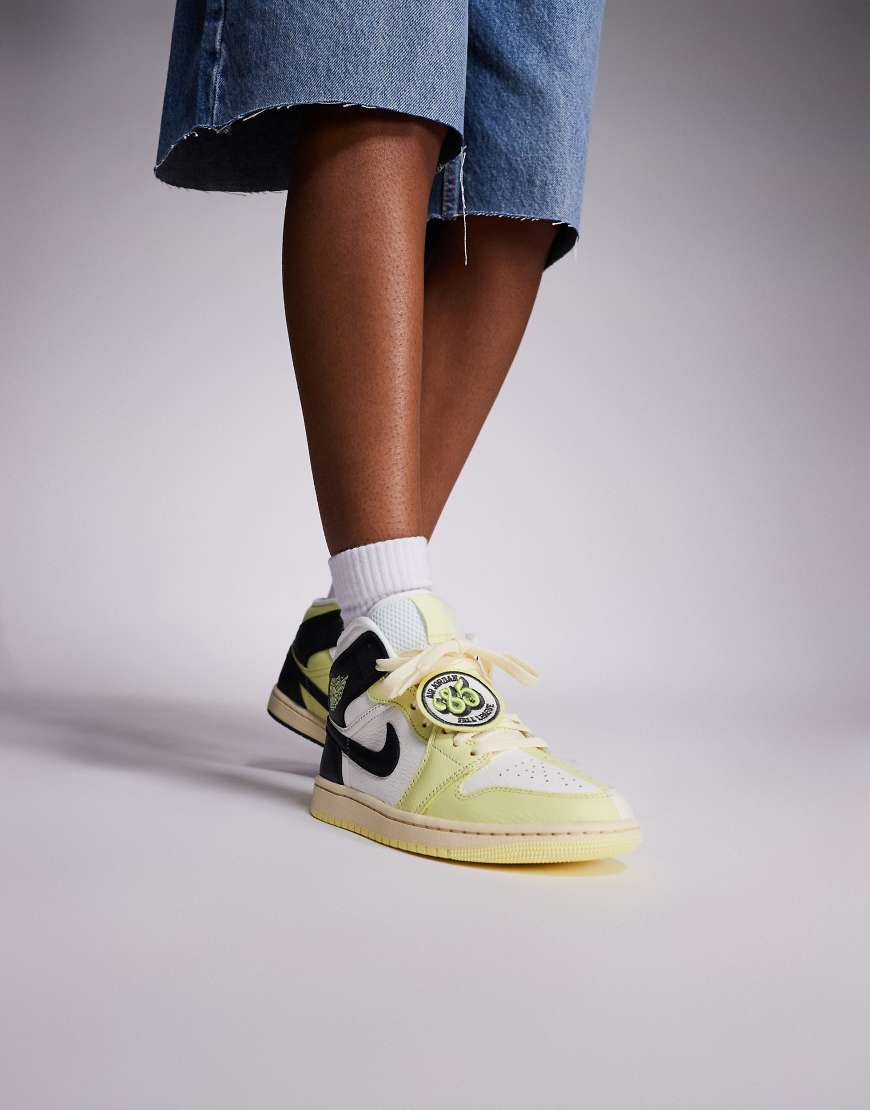 Nike -Air Jordan 1 Mid - Sneaker in Weiß und Hellgrün