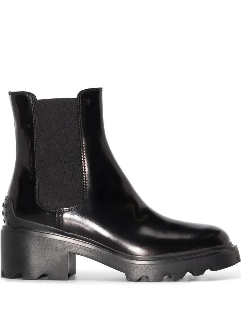 Tod's Boots - Lug-Sole Chelsea Boots in zwart