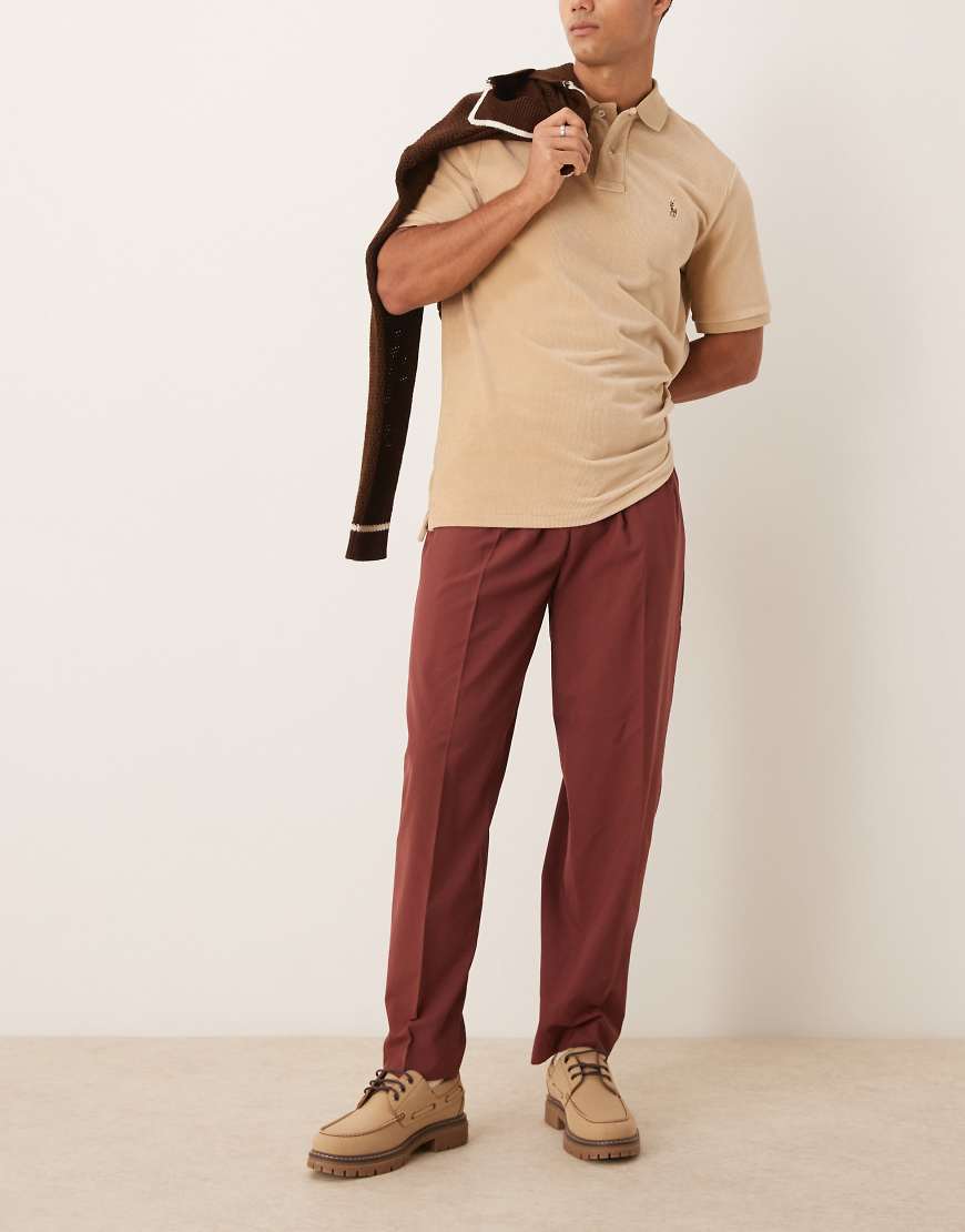 ASOS DESIGN - Elegante, schmal zulaufende Oversize-Hose in Burgunderrot mit halb-elastischem Bund