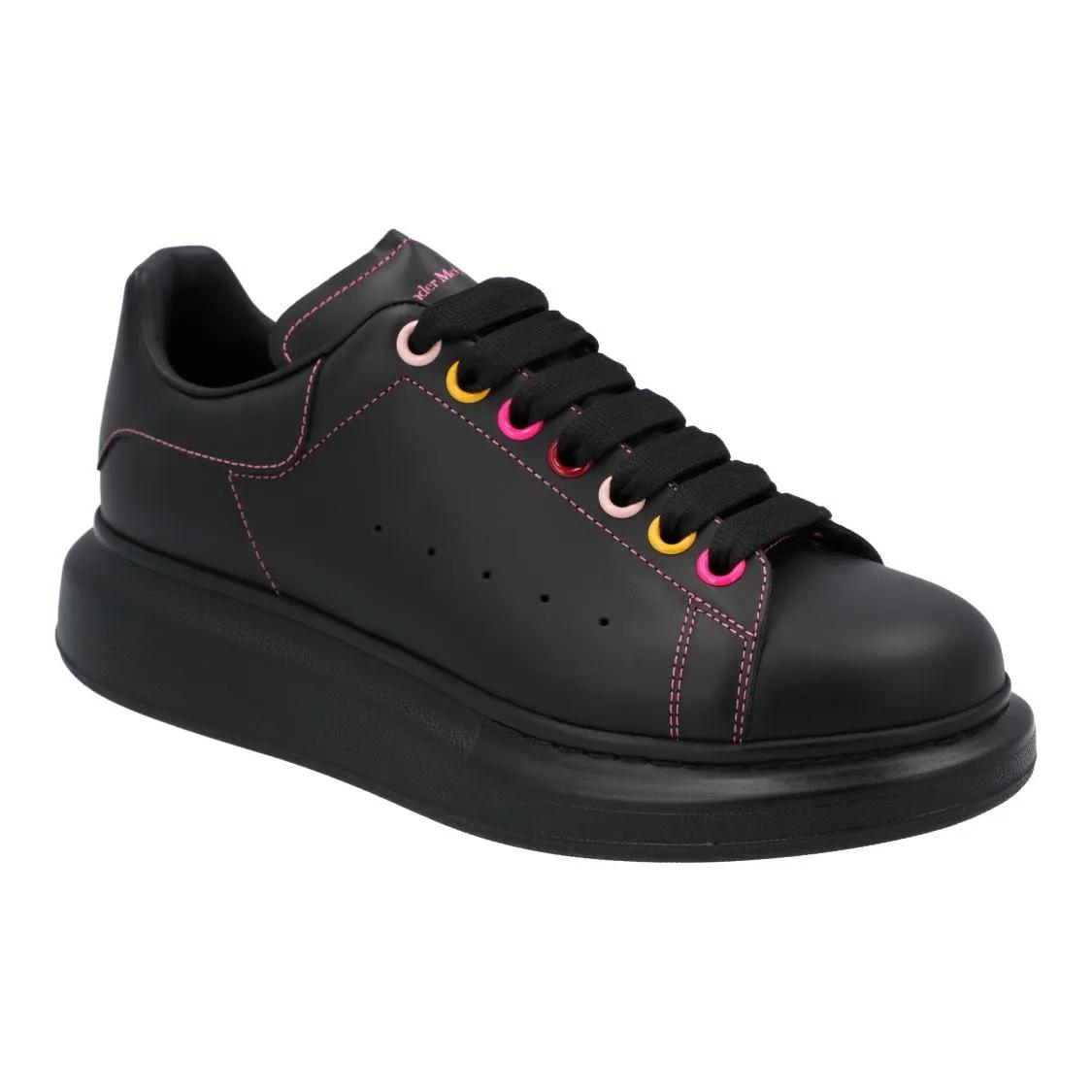 Alexander McQueen Low-Top Sneakers - Black Rainbow' Oversized Sneaker in zwart