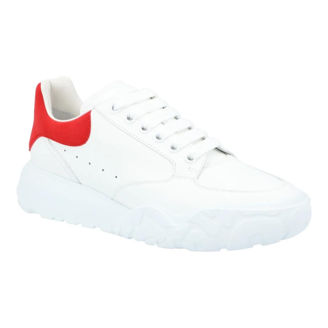 Alexander McQueen Low-Top Sneakers - Oversized Court Trainer in wit