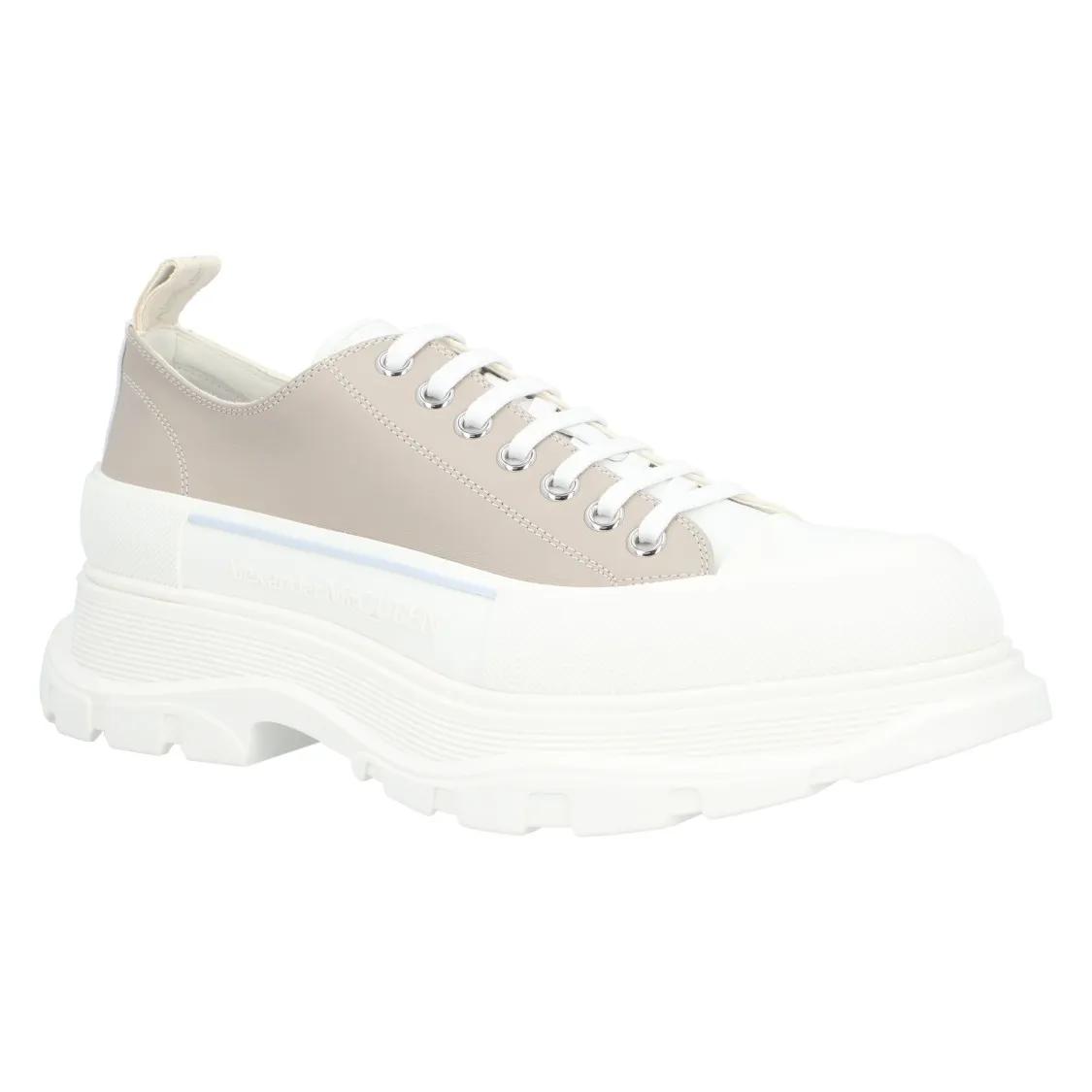 Alexander McQueen Low-Top Sneakers - Tread Sneaker 'Beige Grey' in wit