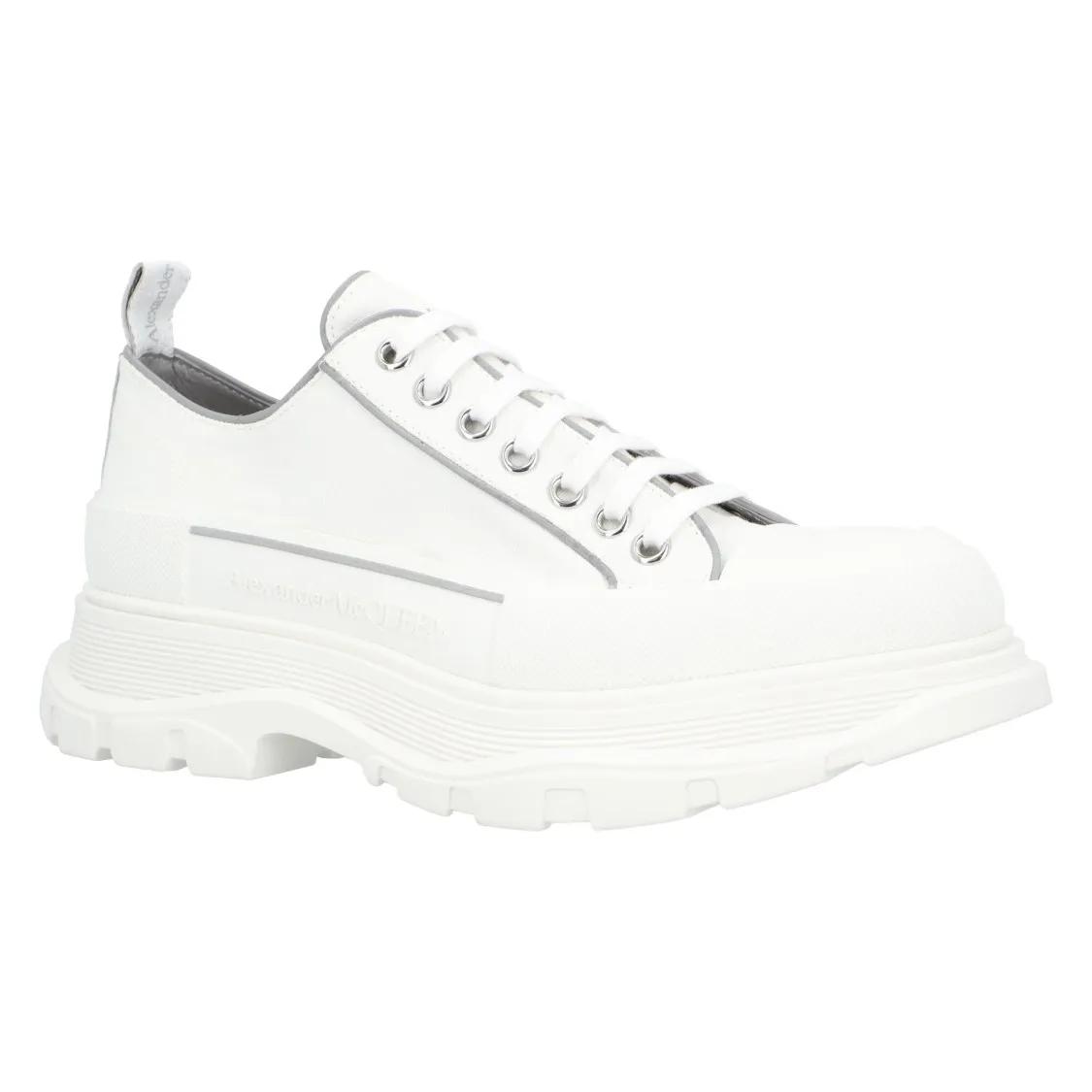 Alexander McQueen Low-Top Sneakers - Tread Sneaker 'White Grey' in wit