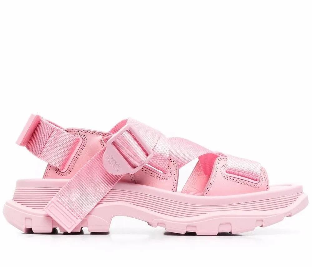 Alexander McQueen Sandalen - Tread Sandals With Adjustable Straps in roze