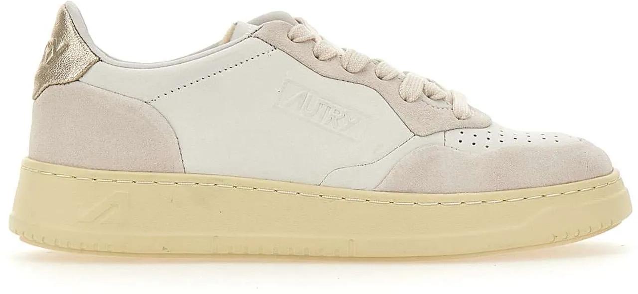 Autry Low-Top Sneakers - Low-Top Sneakers With Perforated Detailing in wit