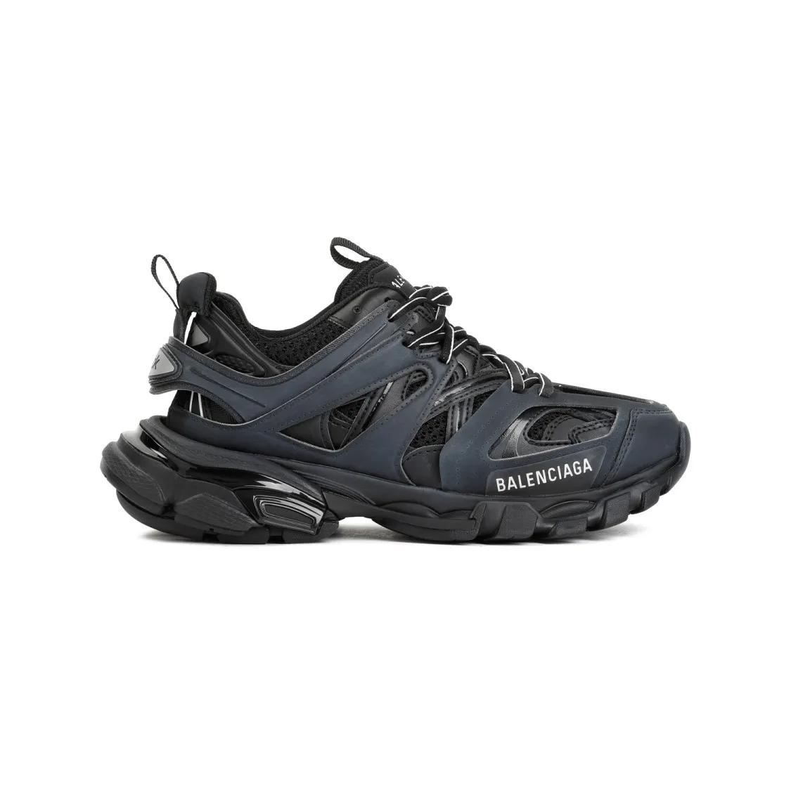 Balenciaga Low-Top Sneakers - Track Trainers With Embossed Logos in blauw