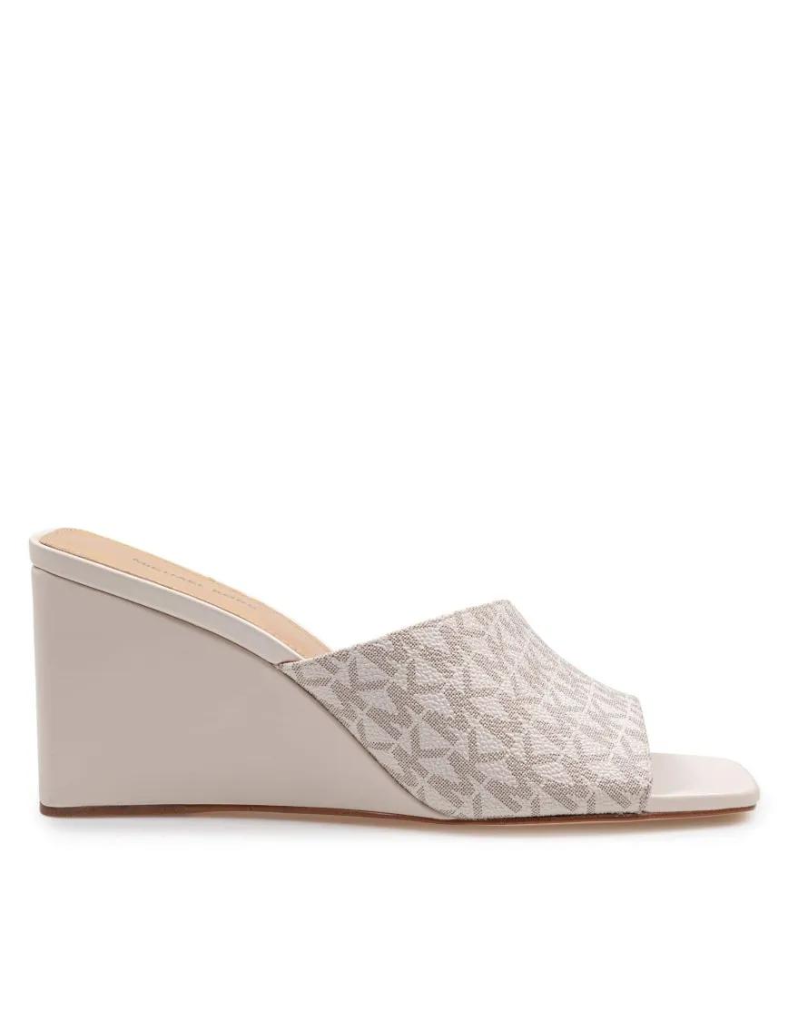 Michael Kors Sandalen - Merriam Wedge Clog In Canvas With Logo Print in beige