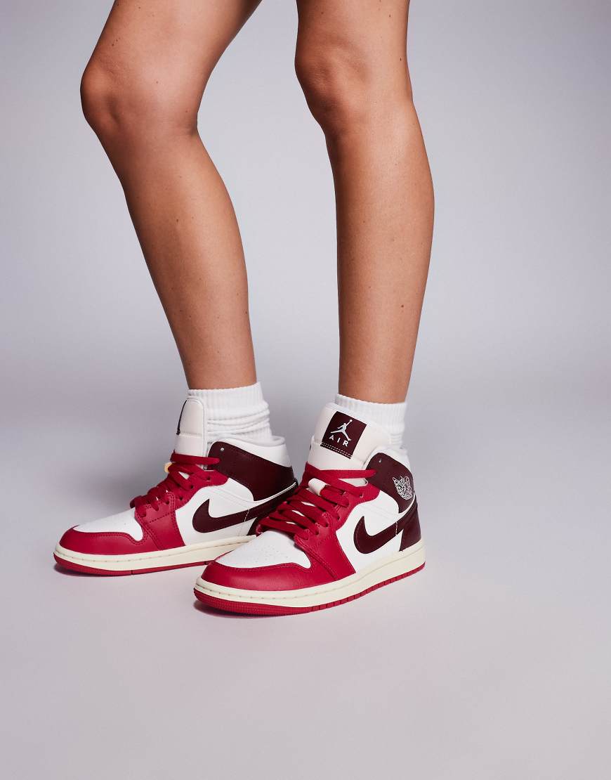 Nike - Air Jordan 1 Mid - Sneaker in Weiß und Rot
