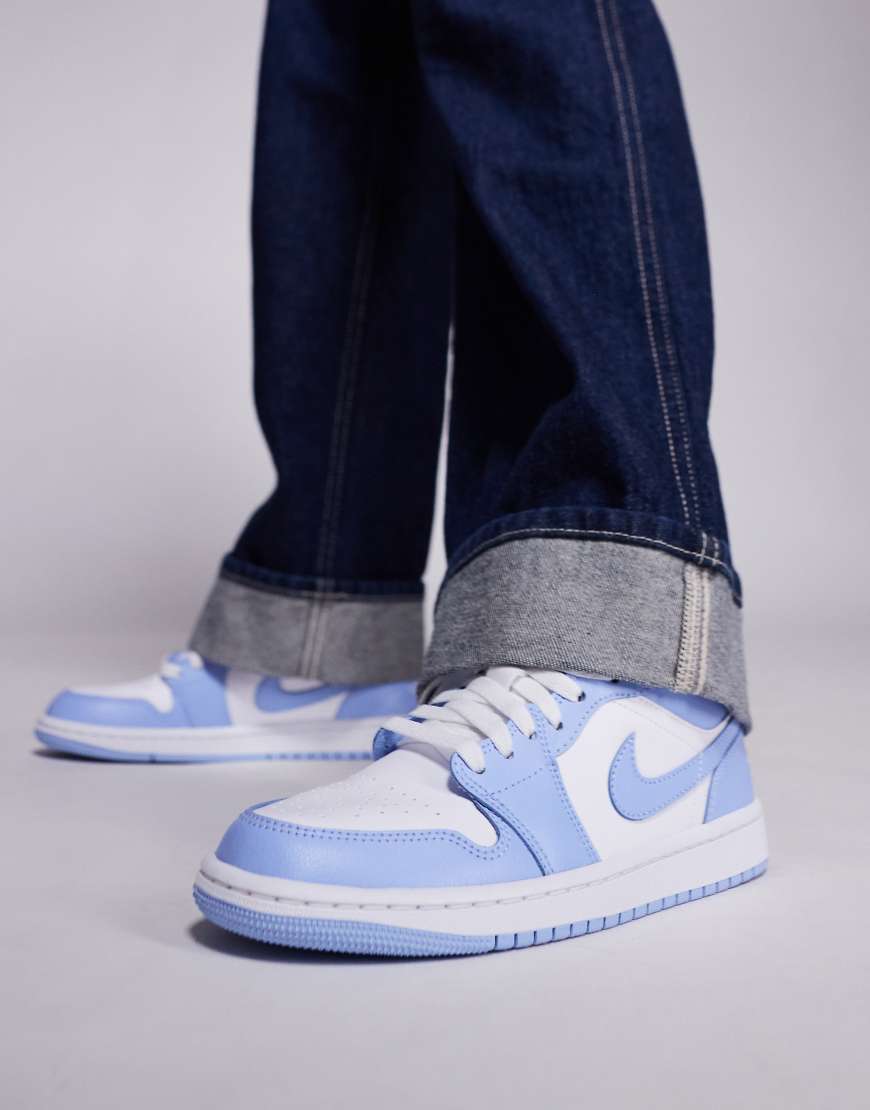 Nike - Air Jordan 1 - Sneaker mit niedrigem Schaft in Blau und Weiß
