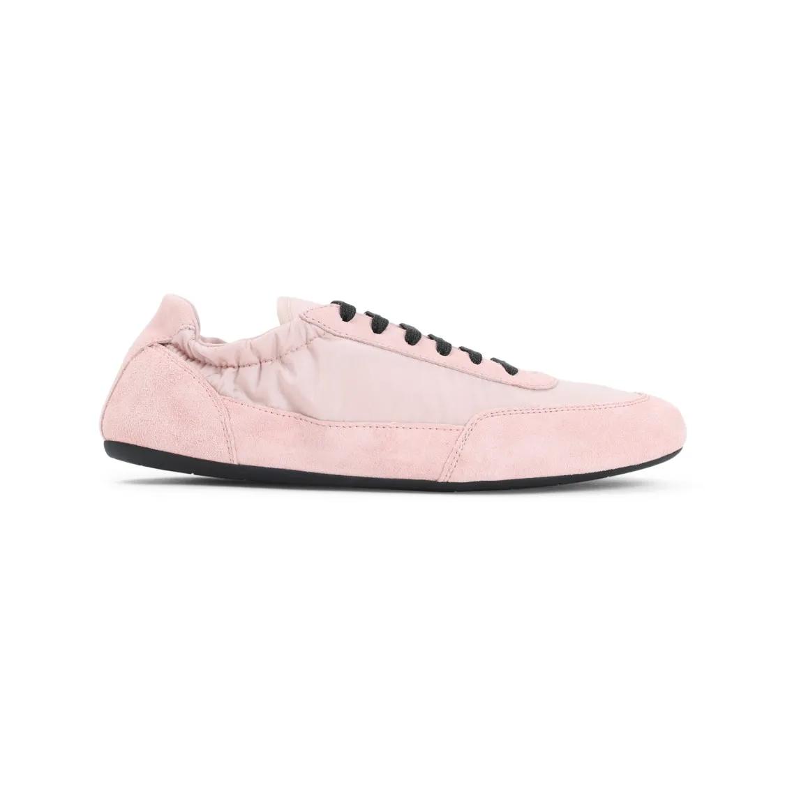Prada Low-Top Sneakers - Soft Calf Leather Sneakers With Engraved Logo in roze