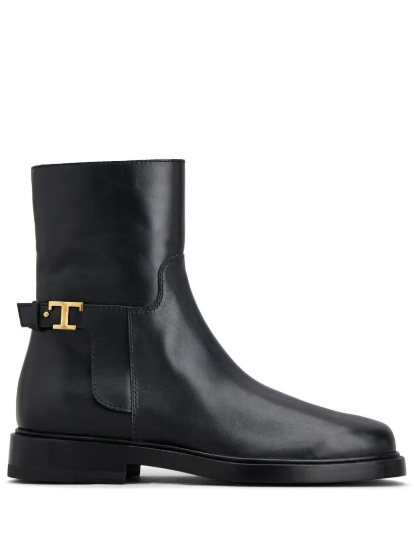 Tod's Boots - Minimalist Black Ankle Boots With Gold Accent in zwart
