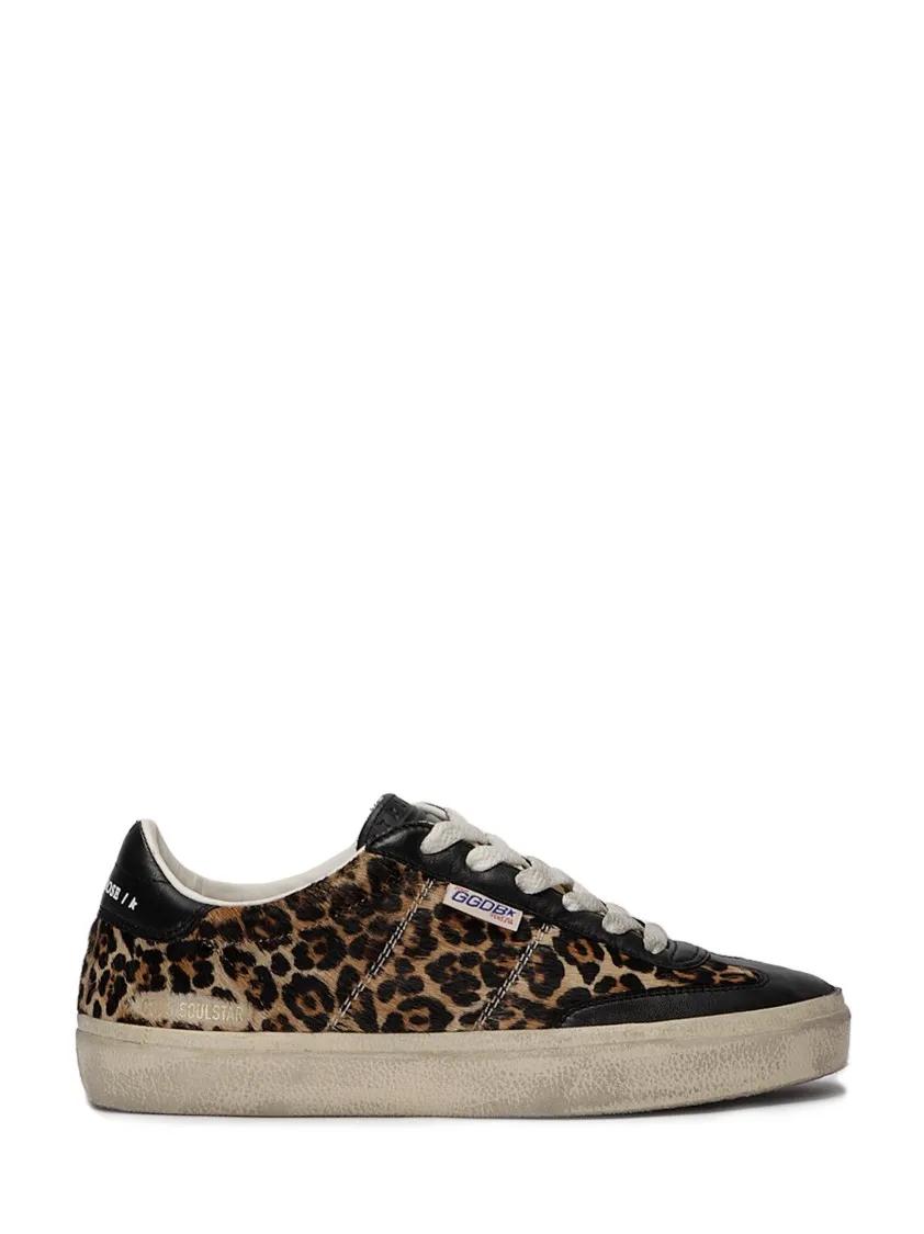 Golden Goose Low-Top Sneakers - Gym Shoes in bruin