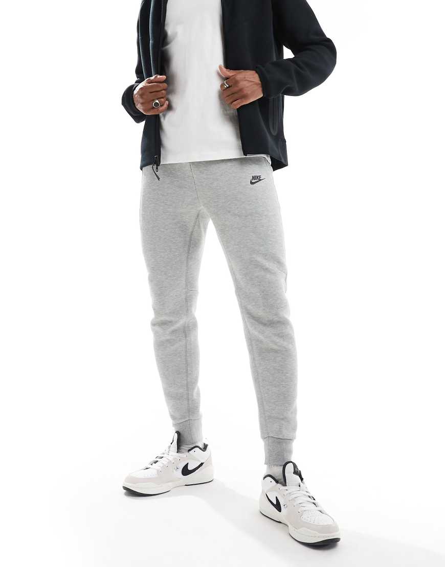 Nike - Tech - Graue Fleece-Jogginghose