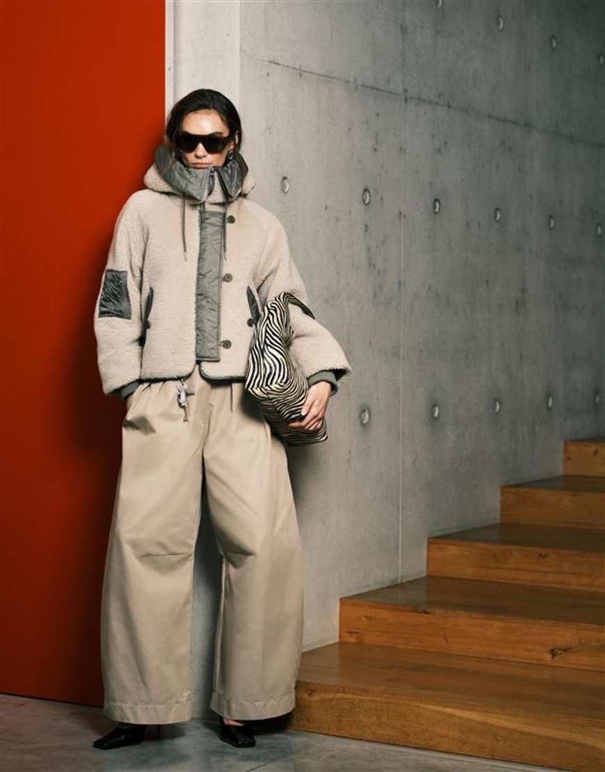 ARRANGE - Elegante Hose mit weitem Bein und hoher Taille in Khakibeige-Neutral