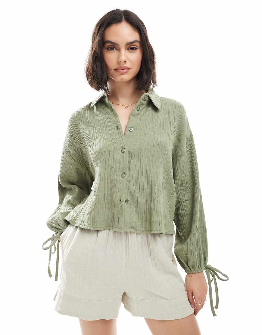 ASOS DESIGN - Kurze strukturierte Bluse aus Baumwolle in Khaki-Grün