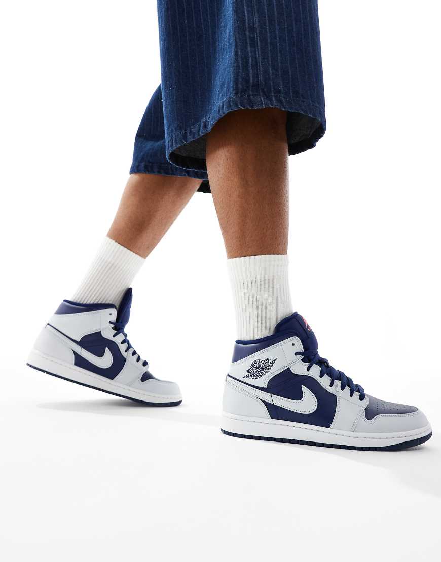 Nike - Air Jordan 1 - Mittelhohe Sneaker in Grau und Blau