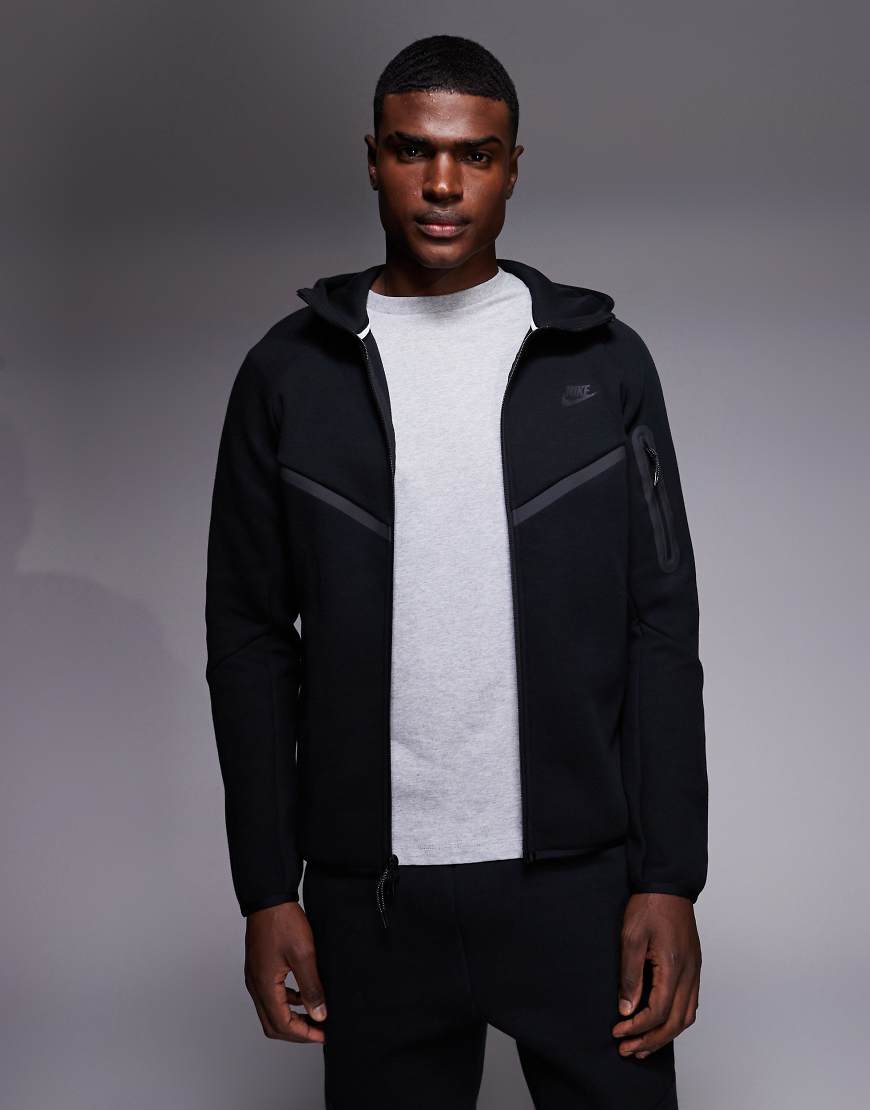 Nike - Tech - Fleece-Kapuzenjacke in Schwarz mit Reißverschluss