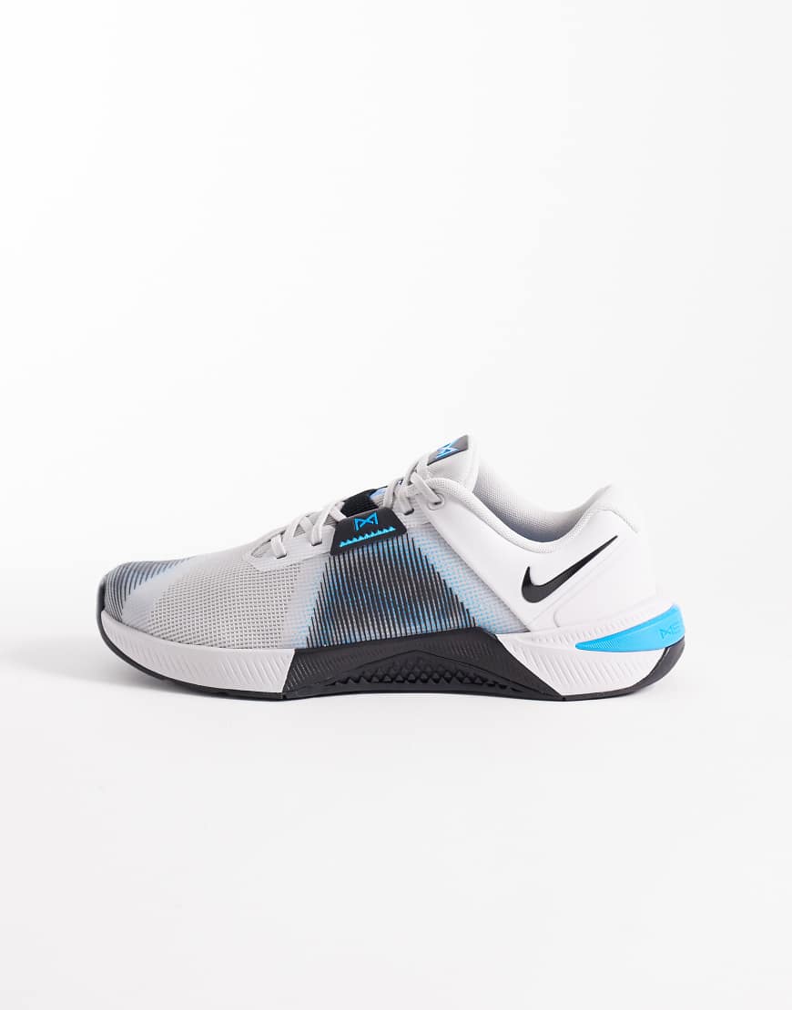 Nike Training - Metcon 10 - Sportschuhe in Weiß und Blau-Grau
