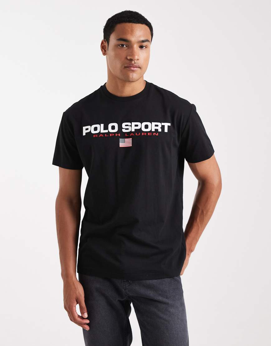 Polo Ralph Lauren - Sport - T-Shirt in Schwarz mit Flaggen-Logoprint auf der Brust und klassischer Passform